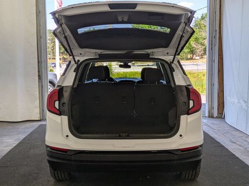 Used 2023 GMC Terrain SLE w/ Driver Convenience Package AWD/4WD image 17