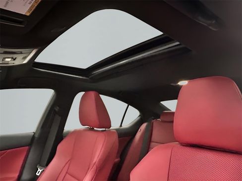 Used 2022 Lexus IS 350 F Sport image 10