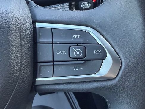 Used 2024 Jeep Compass Latitude AWD/4WD image 17