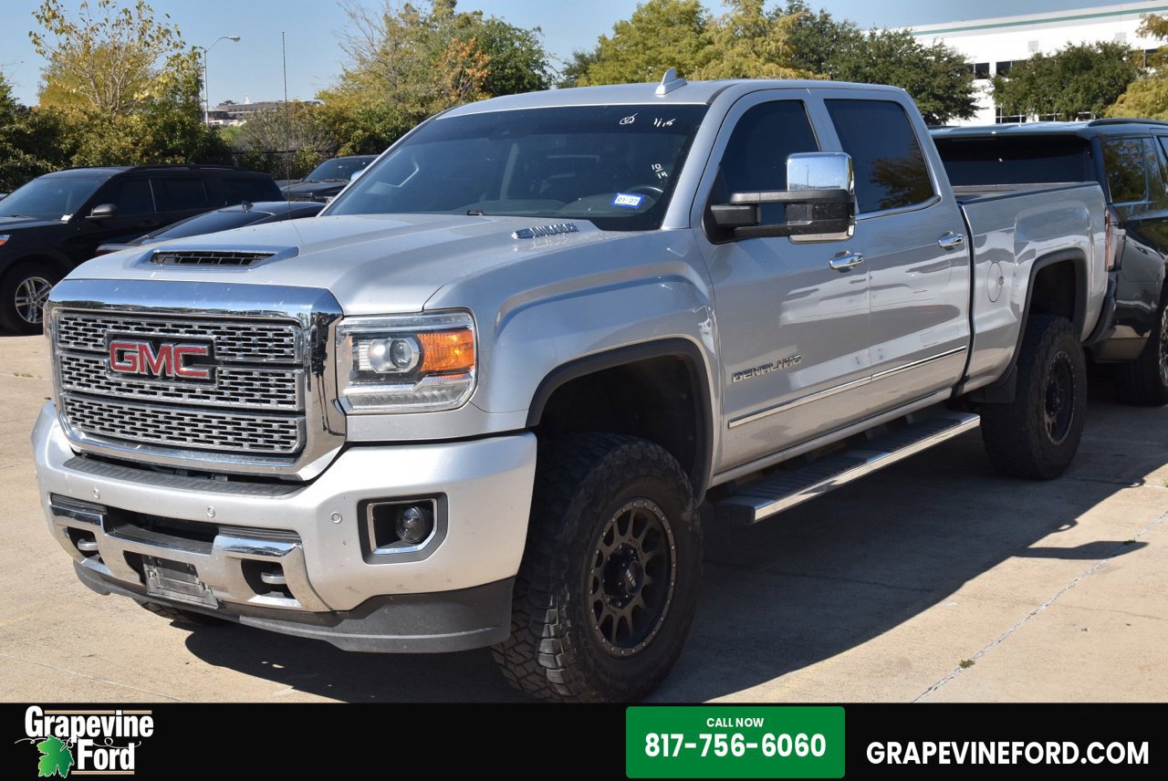 Used 2019 GMC Sierra 2500 Denali w/ Duramax Plus Package AWD/4WD image 1