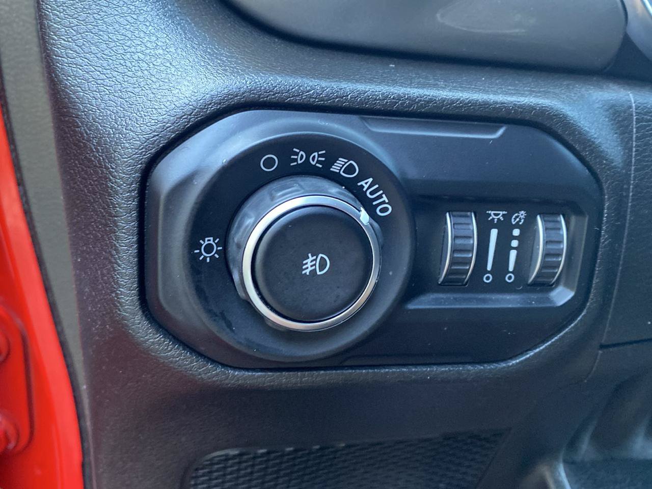 Used 2020 Jeep Wrangler Unlimited Sahara AWD/4WD image 18