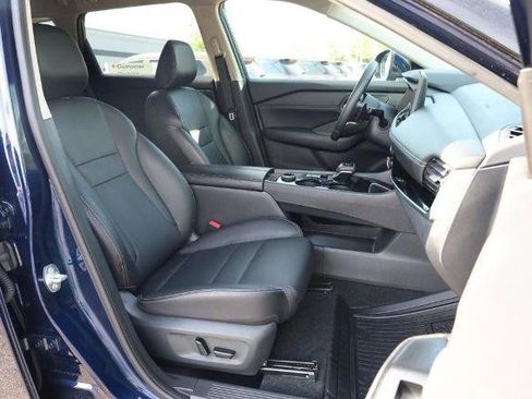 Certified 2024 Nissan Rogue SL image 25