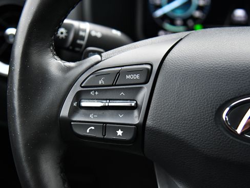 Used 2023 Hyundai Kona Limited image 32