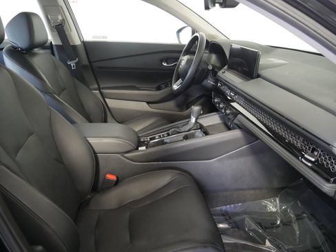 Used 2024 Honda Accord Touring image 6
