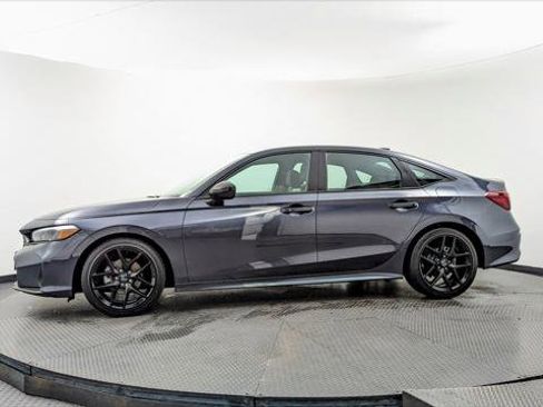 Used 2025 Honda Civic Sport image 3