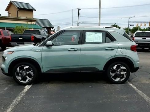 Used 2025 Hyundai Venue SEL FWD image 5