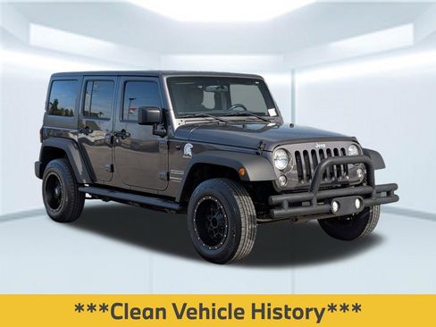 Used 2018 Jeep Wrangler Unlimited Sport w/ Connectivity Group image 4