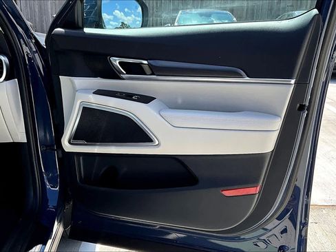 Used 2025 Kia Telluride S image 21