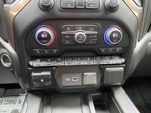 Used 2023 Chevrolet Silverado 2500 High Country w/ Z71 Off-Road Package image 30