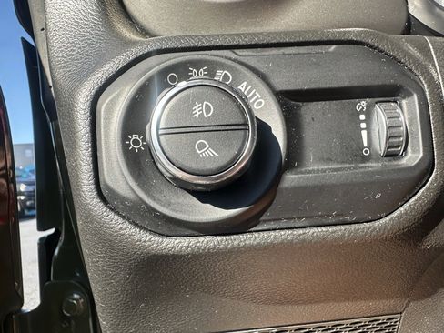 Used 2023 Jeep Gladiator Sport image 5