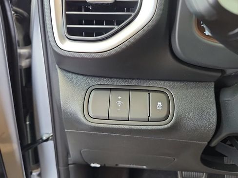 Used 2026 Hyundai Venue SEL FWD image 13