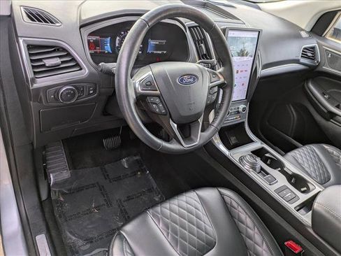 Used 2024 Ford Edge Titanium image 10