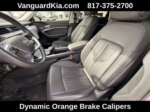 Used 2022 Audi e-tron Premium Plus image 13