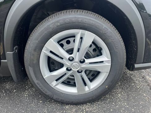 New 2025 Nissan Kicks Play S image 11