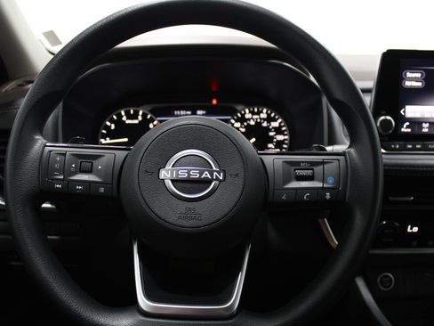 Used 2023 Nissan Rogue SV AWD/4WD image 29