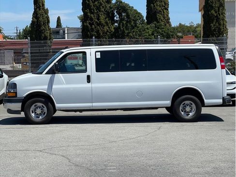 Used 2024 Chevrolet Express 3500 LT w/ LT Preferred Equipment Group RWD image 8