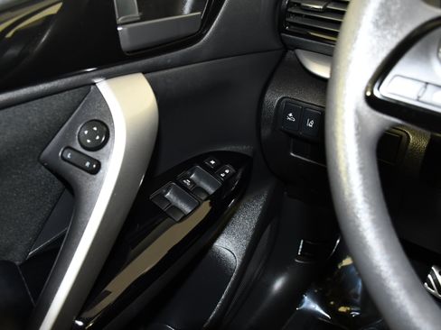 Used 2023 Mitsubishi Eclipse Cross LE AWD/4WD image 32