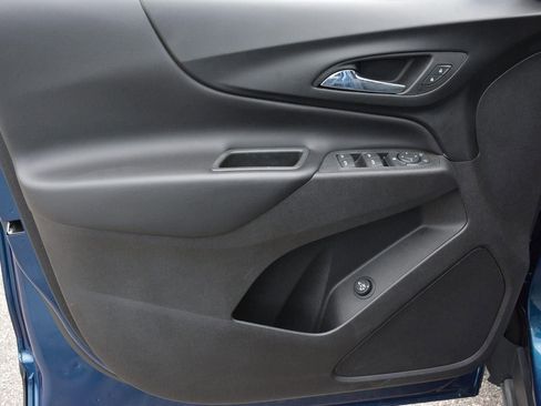 Used 2020 Chevrolet Equinox LT AWD/4WD image 12