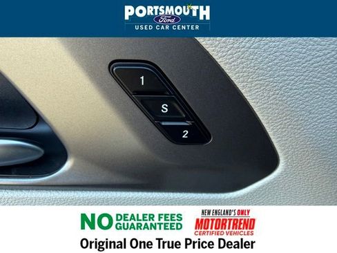 Used 2024 Chrysler Pacifica Touring-L image 23