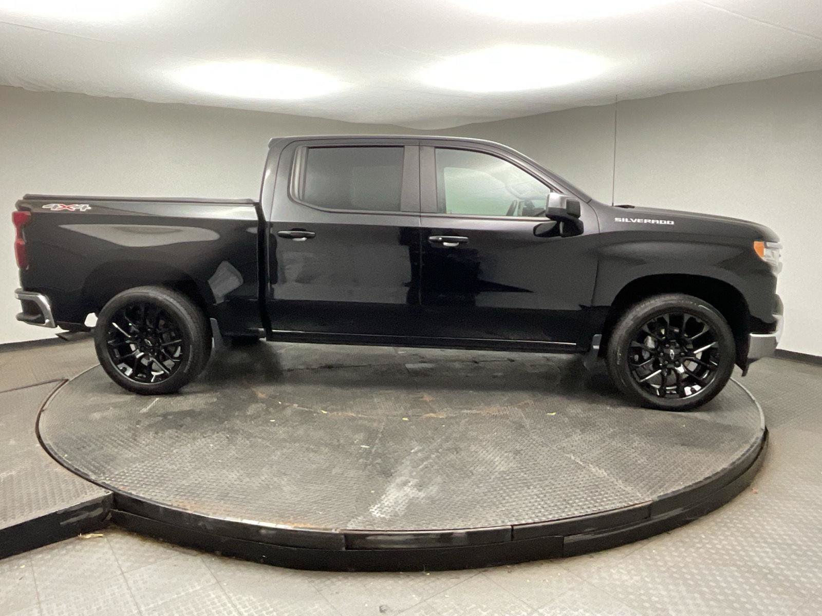 Certified 2024 Chevrolet Silverado 1500 LT AWD/4WD image 8