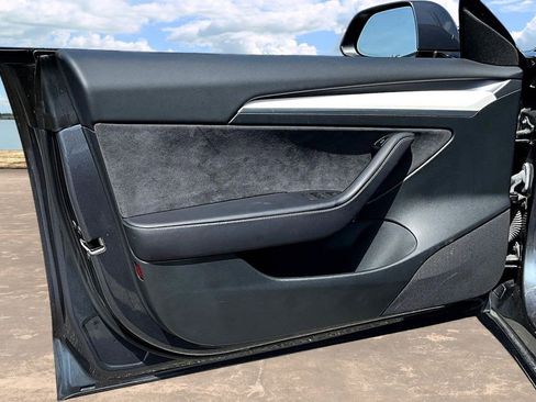 Used 2023 Tesla Model 3 Standard Range RWD image 19