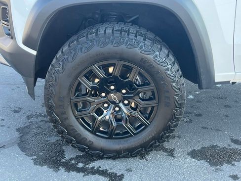 Certified 2025 Chevrolet Colorado Trail Boss AWD/4WD image 12