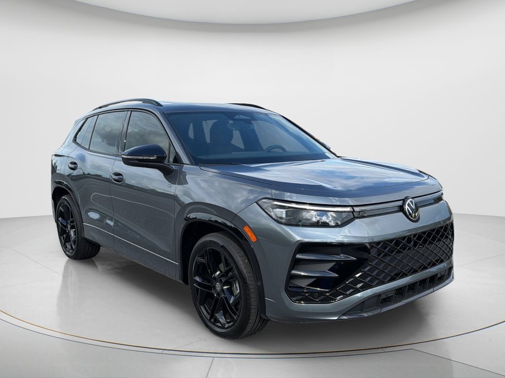 New 2026 Volkswagen Tiguan SE R-Line FWD image 3