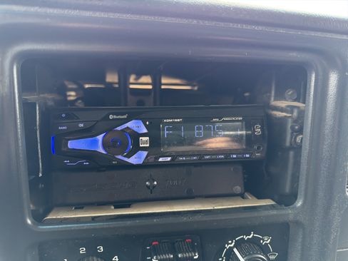 Used 2007 Chevrolet Silverado 3500 2WD Extended Cab w/ Heavy-Duty Power Package image 17