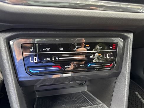 Used 2024 Volkswagen Tiguan SE R-Line image 24