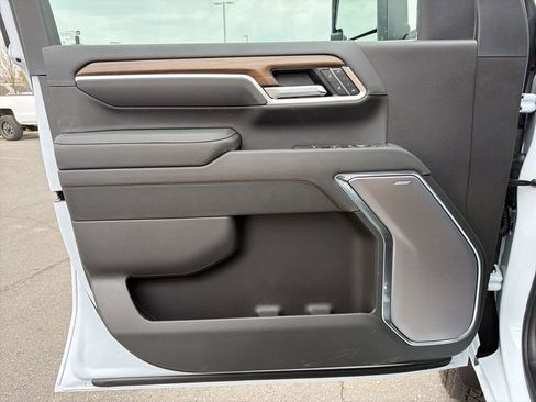 New 2026 Chevrolet Silverado 2500 High Country w/ High Country Premium Package AWD/4WD image 8