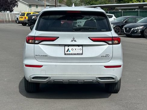 Used 2025 Mitsubishi Outlander 4WD Plug-In Hybrid image 5