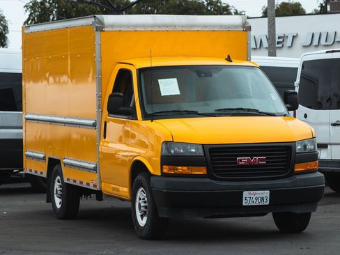 Used 2020 GMC Savana 3500 w/ Driver Convenience Package image 4
