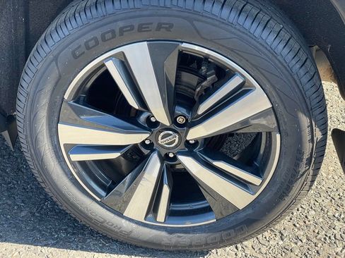 Certified 2023 Nissan Rogue Platinum w/ Platinum Premium Package AWD/4WD image 31