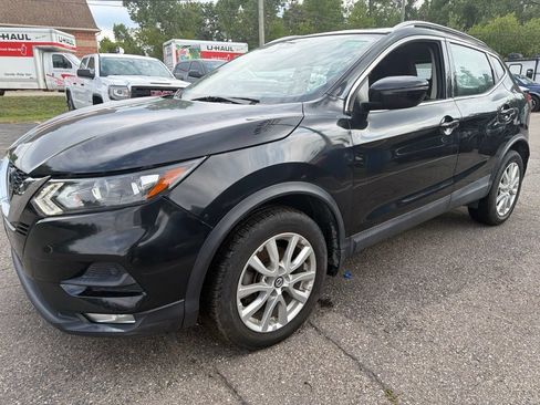 Used 2020 Nissan Rogue Sport SV w/ All-Weather Package AWD/4WD image 1