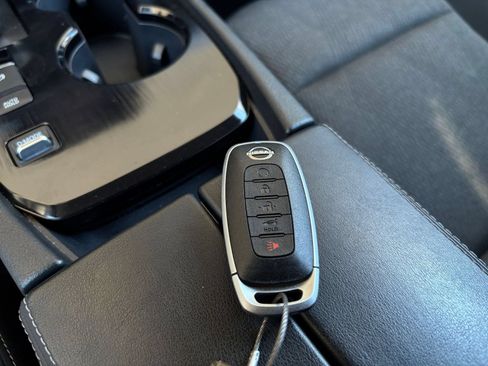 Used 2025 Nissan Rogue SV FWD image 26