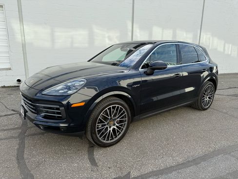 Used 2020 Porsche Cayenne E-Hybrid image 9
