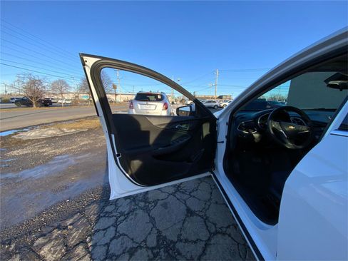 Used 2023 Chevrolet Malibu LT image 20