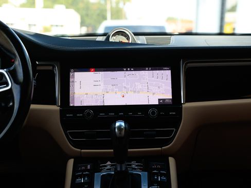 Used 2021 Porsche Macan S image 41