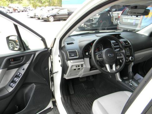 Used 2018 Subaru Forester 2.5i Premium w/ All-Weather Package AWD/4WD image 16