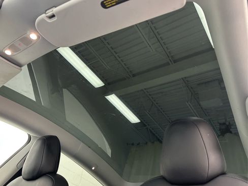 Used 2021 Tesla Model Y Performance image 36