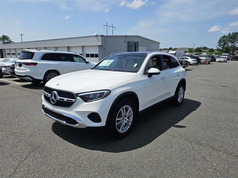 New 2025 Mercedes-Benz GLC 300 image 3
