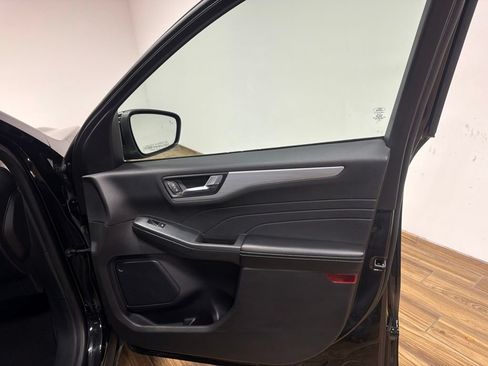 Used 2023 Ford Escape Platinum AWD/4WD image 69