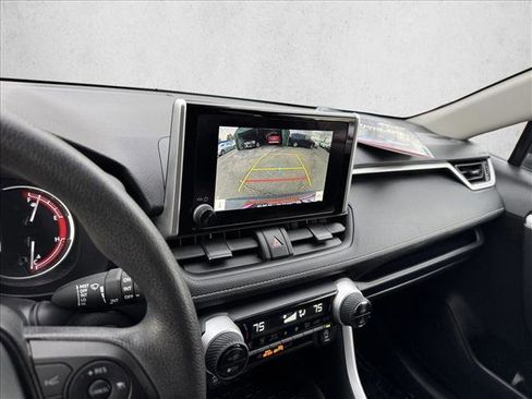 Used 2025 Toyota RAV4 XLE AWD/4WD image 14