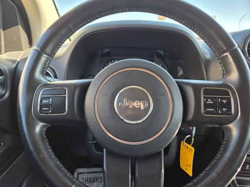Used 2011 Jeep Compass Latitude AWD/4WD image 13