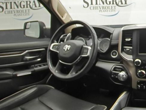 Used 2019 RAM 1500 Laramie AWD/4WD image 16