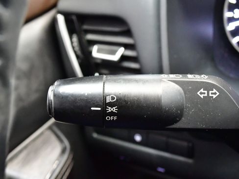 Used 2023 Nissan Rogue SL w/ SL Premium Package image 41