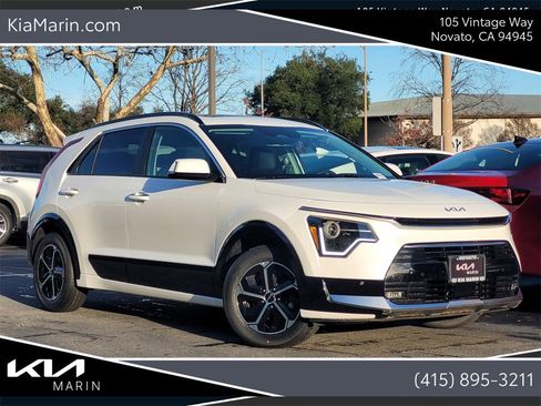 Used 2023 Kia Niro SX image 1