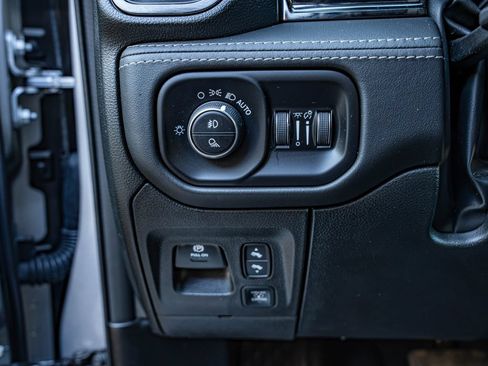 Used 2025 RAM 1500 Limited AWD/4WD image 18
