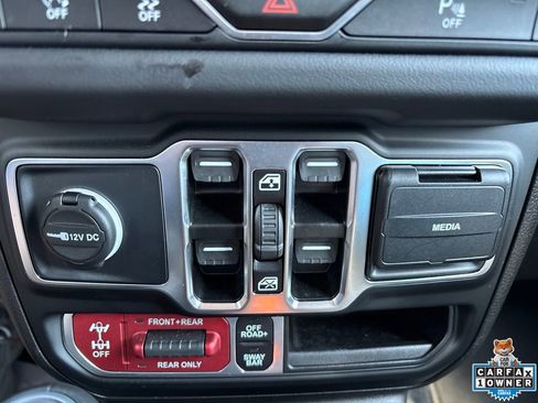 Used 2025 Jeep Wrangler Unlimited Rubicon AWD/4WD image 63