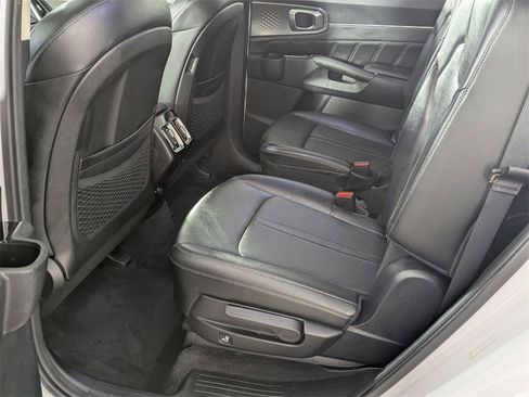 Used 2022 Kia Sorento SX image 28